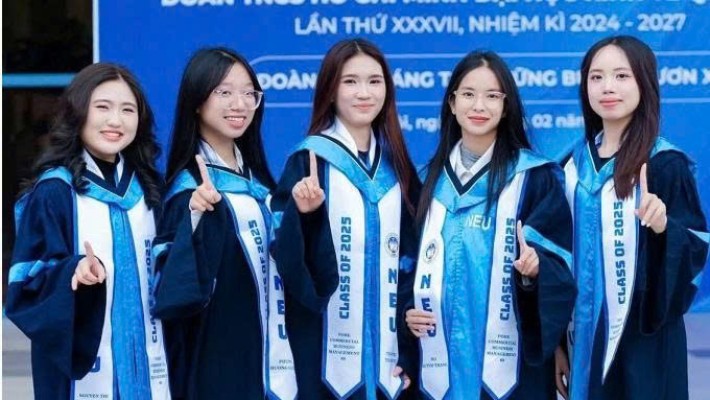 25.000 thí sinh có IELTS, SAT đăng ký Đại học Kinh tế Quốc dân