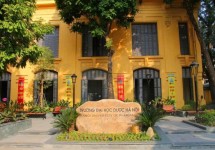 Đại học Dược Hà Nội thêm hai tổ hợp, không quy đổi điểm IELTS